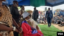 Induna uMaduna lomkakhe ngesikhathi egcotshwa ngoMongameli Emmerson Mnangagwa, Mabasa 15, 2023. (Umfanekiso: Ezra Tshisa Sibanda)
