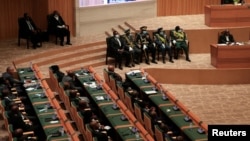 FILE - Zimbabwe's President Emmerson Mnangagwa delivers his State of the Nation Address (SONA) at the parliament building in Harare, Zimbabwe, November 23, 2022.