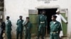 La police de la charia devant le tribunal de la région de Tudun Alkali, à Bauchi, le 21 août 2007. AFP
/ Pius Utomi Ekpei