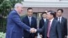 မြန်မာစစ်ကောင်စီအကြီးအကဲ ဗိုလ်ချုပ်မှူးကြီး မင်းအောင်လှိုင်နဲ့အဖွဲ့ ရုရှားကိုရောက်နေပြီး ရုရှားအာကာသဆိုင်ရာကုမ္ပဏီ Roscosmosa ရဲ့ အမှုဆောင်ချုပ် Dmitry Rogozin နဲ့ မော်စကိုမြို့မှာ တွေ့ဆုံစဉ်။ (ဇူလိုင် ၁၂၊ ၂၀၂၂)