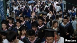 中國武漢華中師範大學畢業生參加畢業典禮。（2021年6月13日）
