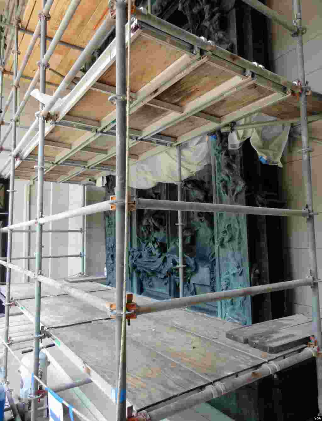 &quot;The Gates of Hell&quot; is still under restoration. (Z. Hoke/VOA)