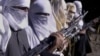 La imagen tomada de un video muestra a comandos terroristas cuando son entrenados en la región paquistaní de Waziristán.