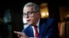 Gubernur Ohio Mike DeWine berbicara dalam sebuah wawancara di Columbus, Ohio, pada 13 Desember 2019. (Foto: AP)