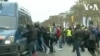 France: la police et les Gilets jaunes s'affrontent