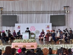 UBeauty Mpofu obelamabhizimusi amanengi koBulawayo. (Photo: Ezra Sibanda)