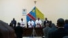 Les évêques catholiques disent une prière au lancement du dialogue politique, à Kinshasa, RDC, 8 décembre 2016. (VOA/Top Congo)
